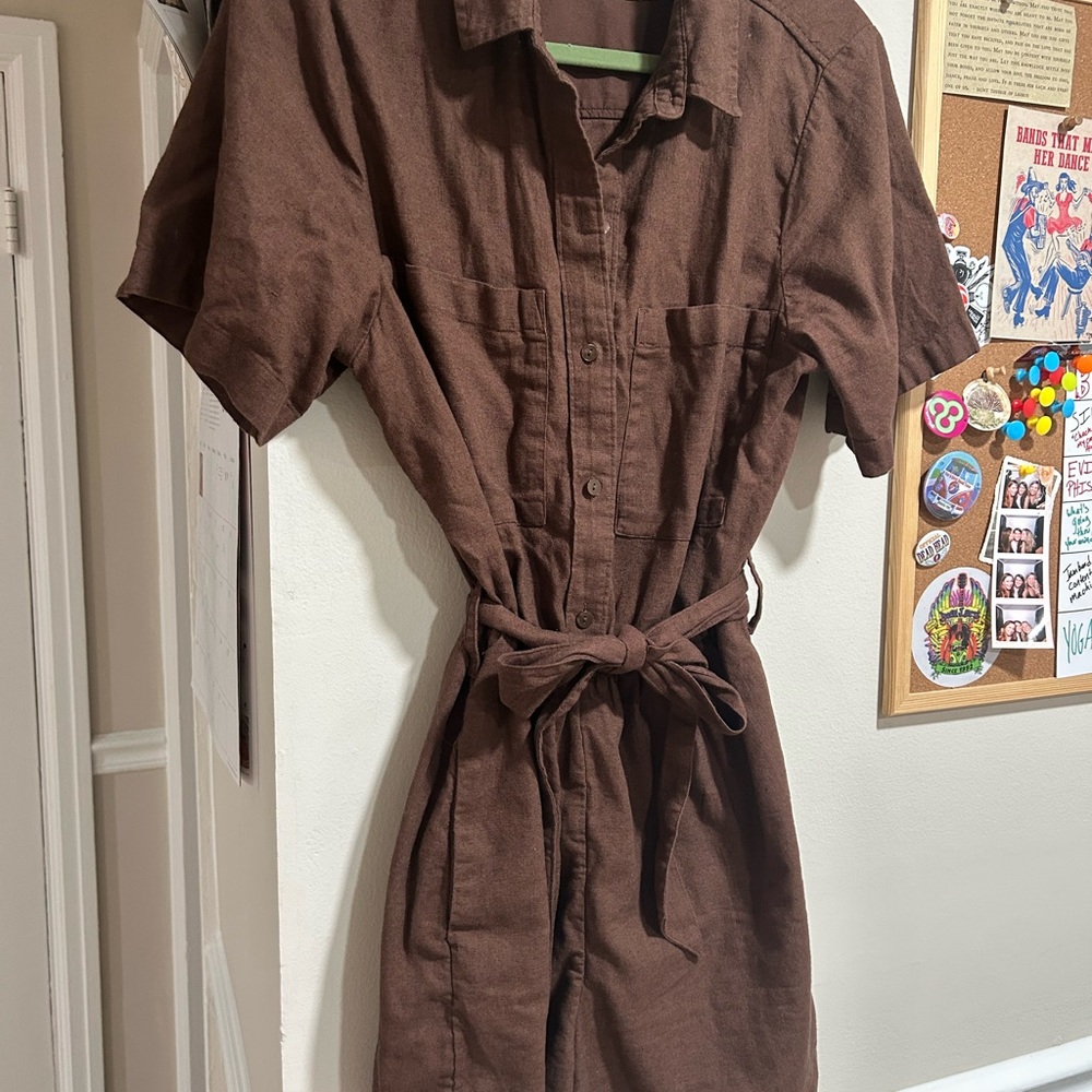 Abercrombie & Fitch brown linen blend utility belted romper - Picture 2 of 4
